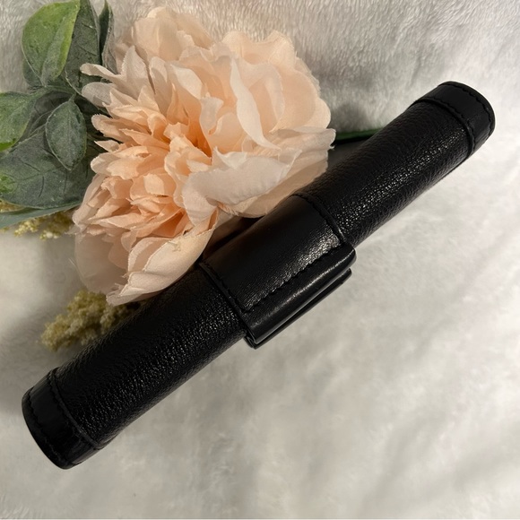 Burberry Continental Wallet in Black Leather - Smooth and Textured - Picture 6 of 16